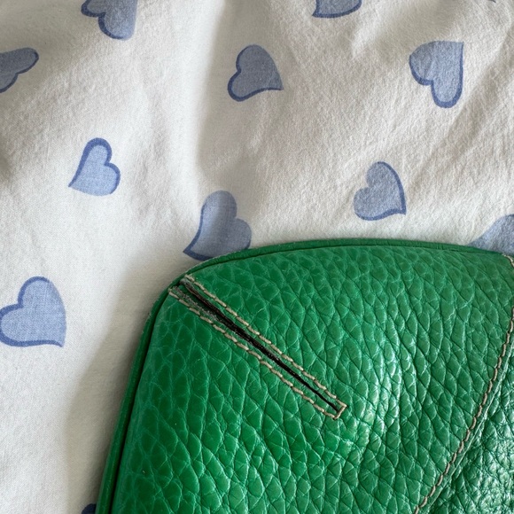 Dolce and gabana green leather. Silver tone hardware - Picture 12 of 15